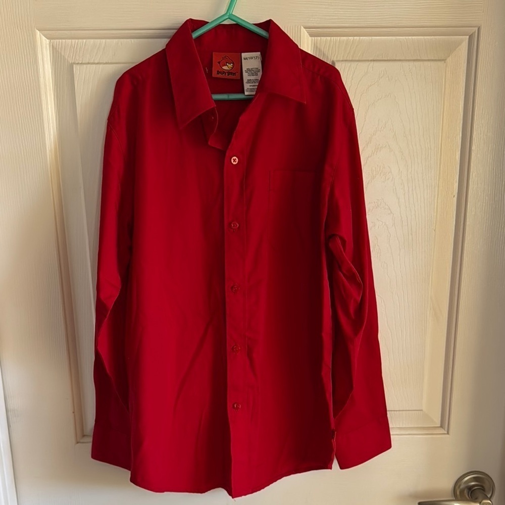 NWOT Boys SZ M 10/12 ANGRY BIRDS Red Button Down Shirt